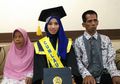 Kuliah Bermodal Beasiswa dan Lulus Cumlaude, Siapa Sangka Calon Bidan Ini Terlahir dari Orangtua Tunanetra