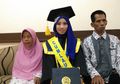 Lahir dari Orangtua Tunanetra, Retno Berjuang Mencari Beasiswa dan Akhirnya Lulus dengan Predikat Cumlaude