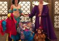 Ini Dia Ayah Siaga! Ia Ciptakan Berbagai Kostum Putri Disney Aneka Rupa untuk Kebahagiaan Keluarganya