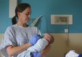 Duh, Semakin Hari, Semakin Banyak Bayi yang Terlahir Sebagai ‘Pecandu’. Ibu Bertanggung Jawab