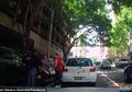 Penting! Ini Alasan Mengapa Kita Harus Melihat ke Belakang Sebelum Membuka Pintu dan Keluar dari Mobil