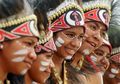 Kehangatan Natal di Pedalaman Papua Bersama Suku Ekari: Antara Hidangan Sup Kelinci dan Musik Disko