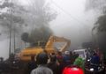 Bantu Cari Korban Longsor di Puncak, Sosok Ini Ikut Membantu Petugas