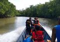 Tangani Gizi Buruk di Asmat, Tim DERU UGM Harus Berjibaku dengan Ganasnya Ombak dan Liarnya Hutan Bakau