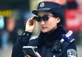 Antisipasi Kejahatan saat Imlek, Polisi China Dibekali Kacamata Pintar yang Bisa Deteksi Penjahat