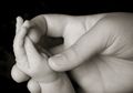 Hancurnya Hati Ibu: Setelah Melahirkan, Bidan yang Membantunya Justru Mengaku Berselingkuh dengan Suaminya