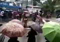 Dua Pria Ini Diarak dalam Kondisi Telanjang Serta Dipukuli Warga Setelah Memerkosa Gadis 17 Tahun