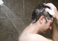 3 Manfaat Mengejutkan Mandi Air Dingin Bagi Kesehatan Mental