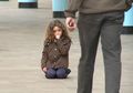 6 Tips Mencegah Anak Hilang di Keramaian