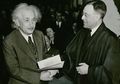 Koleksi Surat Einstein Dilelang