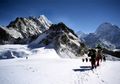 Komersialisasi Everest Mengusik Suku Sherpa