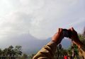 Gunung Slamet Masih Keluarkan Abu
