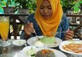 Nasi Goreng Hitam yang Lezat dan Sehat