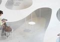 Cloud Table, Meja Kerja Lengkap dengan <em>Charger</em> Nirkabel