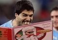 Foto Lelucon Gigitan Suarez Mewabah