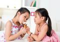 Jangan Anggap Remeh Ketika Anak Kecil Senang Merias Diri