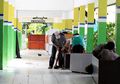 Gotong Rotong Menyiapkan Peti Jenazah Korban Kecelakaan QZ8501