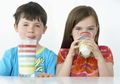Anak-anak Tak Perlu Banyak Minum Susu Sapi
