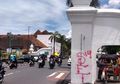 Gapura Keraton Jadi Sasaran Aksi Vandalisme