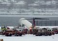 Suasana dalam Kabin Saat Pesawat Delta Airlines Keluar Landasan Pacu