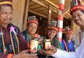 Menikmati Madu Lebah Ruang dari Waerebo Flores