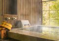 Turis Bertato Dibatasi Mandi di Onsen, Jepang