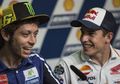 Tak Disangka, Ternyata Marc Marquez Baperan Sama Valentino Rossi