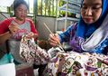 Memintal Cerita Wastra Asli Bumi Laskar Pelangi