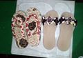 Kreasi Sandal dari Limbah Serpihan Kayu