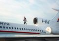 Mengintip ke Dalam Pesawat Soviet Retro Milik Korea Utara