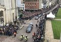 Ribuan Orang Iringi Prosesi Pemakaman Stephen Hawking