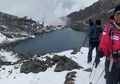 Menikmati Danau Suci di Tengah Langit Tibet