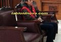 Jalani Sidang Perdana, Fariz RM Ditemani Istri dan Anak