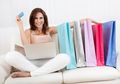 9 Tanda Anda Kecanduan Belanja Online dan Solusinya