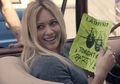 Hilary Duff Tampil Seksi & Menggoda di Video Klip Terbarunya