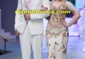 Ketika Asmirandah dan Jonas Rivanno Tampil di Fashion Show 25 Tahun Anne Avantie
