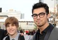 Ups, Joe Jonas Mengkritik Justin Bieber!