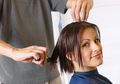 Wajib Tahu, Tips Mengatasi Salah Potong Rambut di Salon