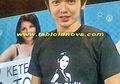 Nicky Tirta Foto Bareng & Minta Tanda Tangan Myabi