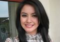 Revalina Sambangi Dokter Kulit