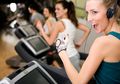 Takut Cedera Saat Lakukan Treadmill? Perhatikan 7 Hal Berikut