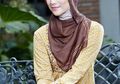 Tutorial Hijab Gaya Silang dengan Ciput Ninja yang Simpel