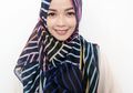 Melirik Aplikasi Motif Hijab Geometrik yang Cantik