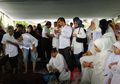 Guyuran Hujan Deras Mengiringi Pemakaman Ayahanda Annisa Trihapsari