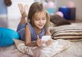 Jangan ‘Kebablasan’, Ini 10 Karakter Negatif Anak Akibat Keseringan Main Gadget