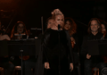 Adele Kembali Alami Insiden Kecil di Grammy Award 2017