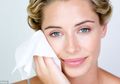 Catat! Ini Dia Cara Membersihkan Wajah ala Beauty Vlogger yang Sering Dilupakan Wanita