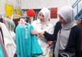 Buka Warehouse, Zaskia Mecca Jual Produknya dengan Harga Miring