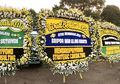 Pasca Tragedi Bom, Karangan Bunga Duka Cita Menghiasi Kawasan Terminal Kampung Melayu