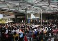 Pemain Warkop DKI Reborn Disambut Teriakan Histeris Penggemar di Surabaya